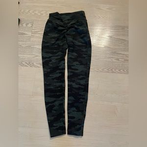 Bombshell sportswear set